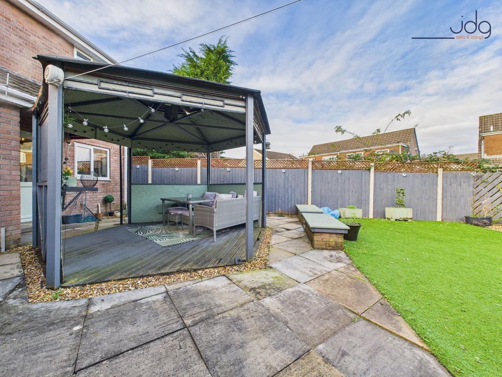 Spacious North rear garden with patio,...