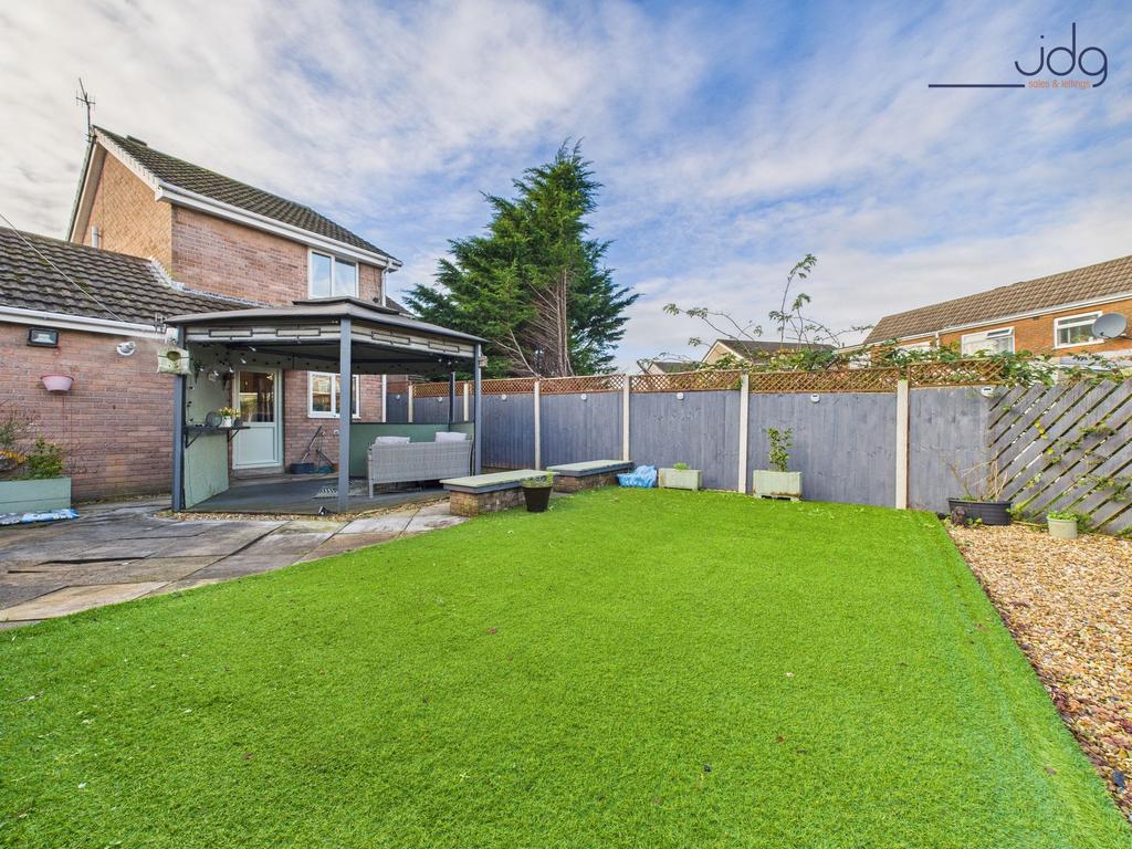 Spacious North rear garden with patio,...