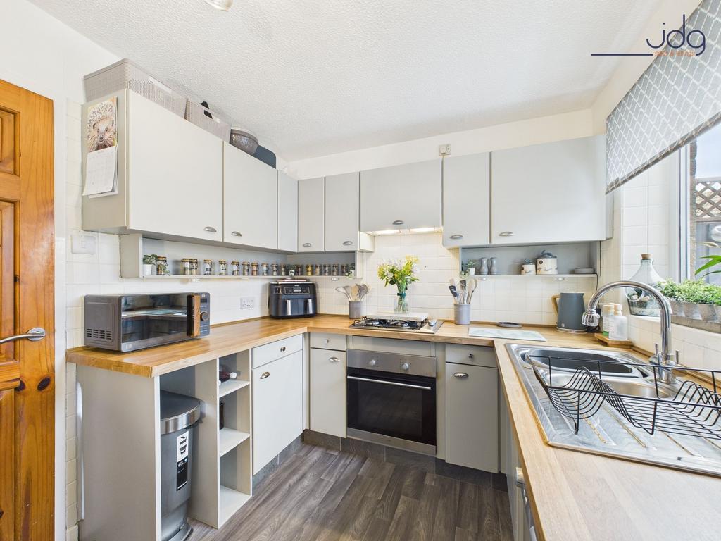Kitchen with Breakfast Bar