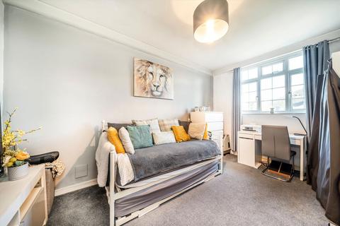 undefined, Clifden Road, Twickenham TW1