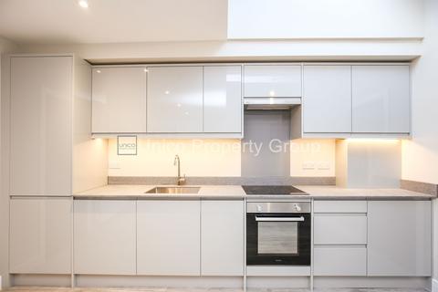 2 bedroom apartment to rent, London E18