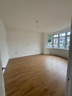 3 bedroom terraced house to rent, 3 Bedroom House For Rent London, N13