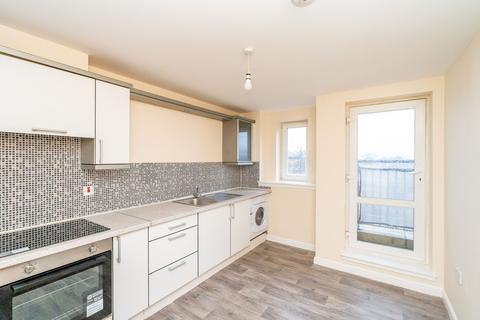 2 bedroom flat to rent, Gorgie Road, Chesser, Edinburgh