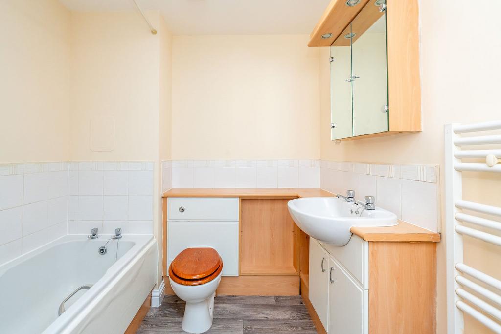 Main bathroom