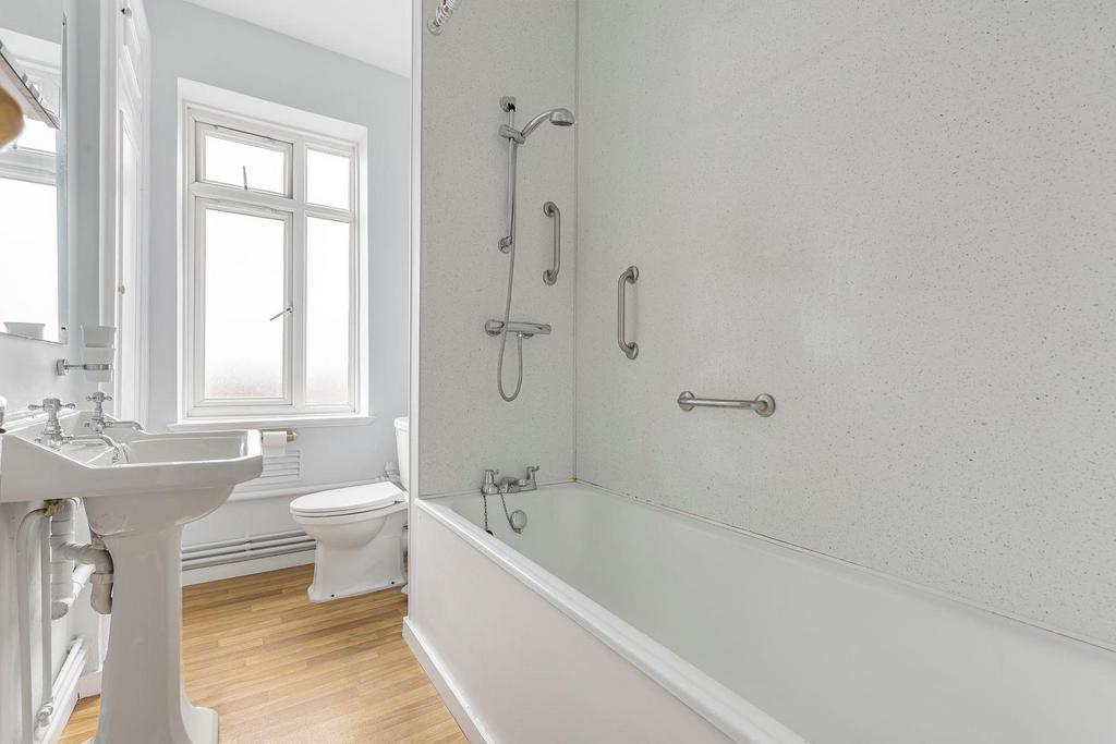Bathroom.jpg