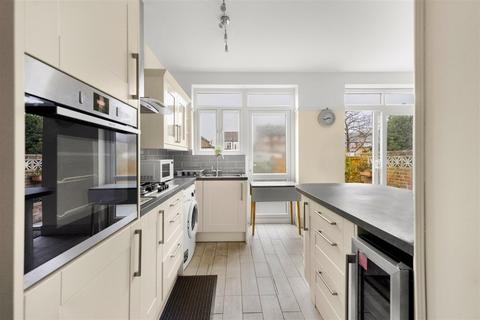 undefined, New Road, Wood Green N22