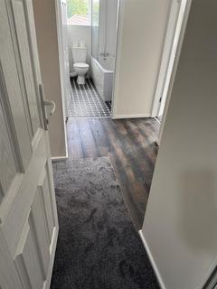 2 bedroom flat for sale, Whinney Hill Park, Brighouse