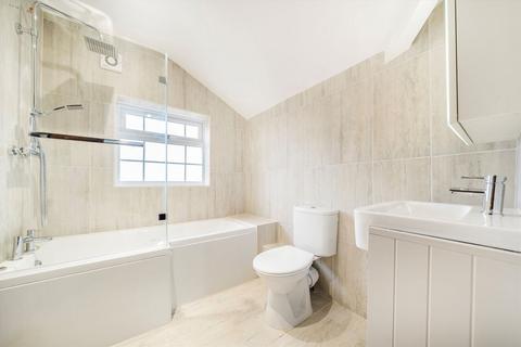 3 bedroom flat to rent, Green Lanes, London N13