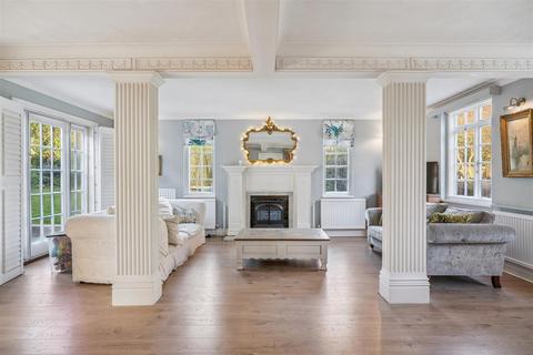 5 bedroom detached house for sale, Heath Road, Leighton Buzzard, Bedfordshire
