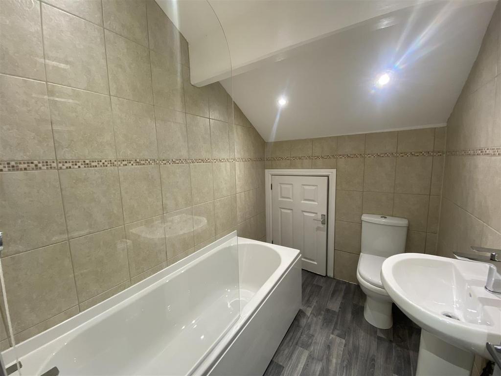 BATHROOM 1.jpg