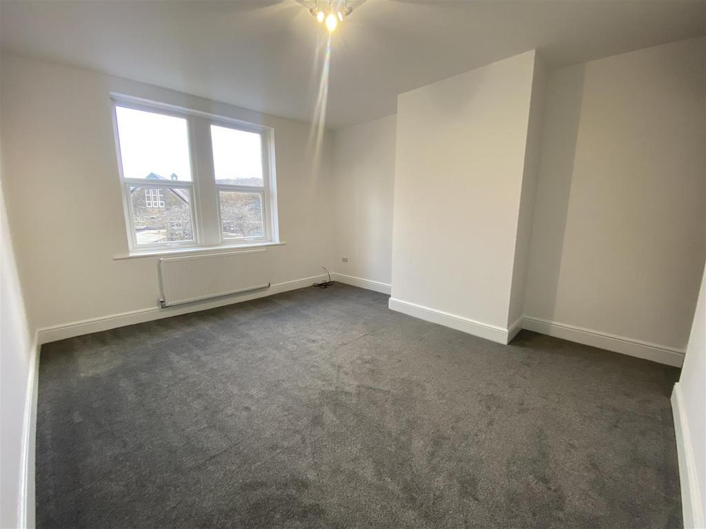 LOUNGE 1.jpg