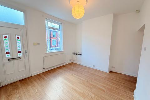 2 bedroom terraced house to rent, Shaftesbury Road, Swinton, M27
