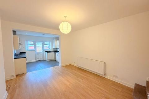 2 bedroom terraced house to rent, Shaftesbury Road, Swinton, M27