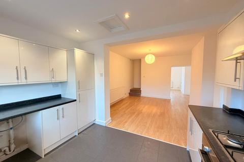 2 bedroom terraced house to rent, Shaftesbury Road, Swinton, M27