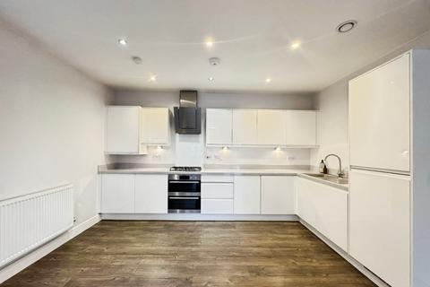 2 bedroom flat to rent, 8 Toddbrook Close, West Didsbury, Manchester, M20
