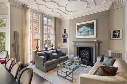 3 bedroom apartment to rent, Cadogan Gardens SW3