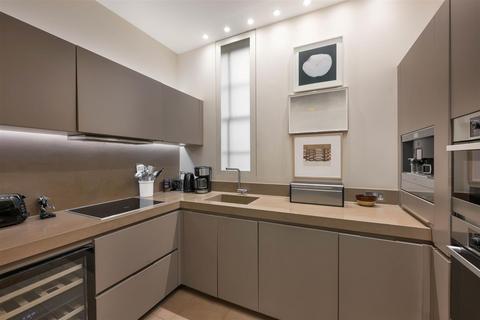 3 bedroom apartment to rent, Cadogan Gardens SW3