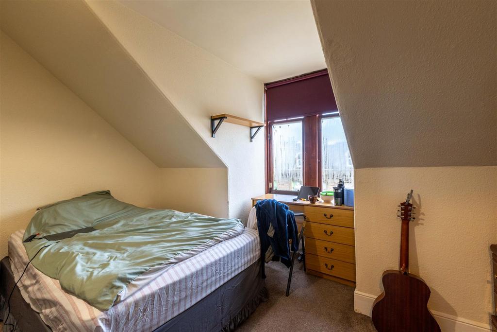 4 L, 94 Commercial Street Dundee-8.jpg