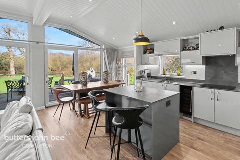 3 bedroom bungalow for sale, Hunters Pointe, Somerford, CW12