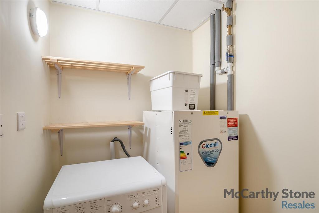 8672899-interior22.jpg