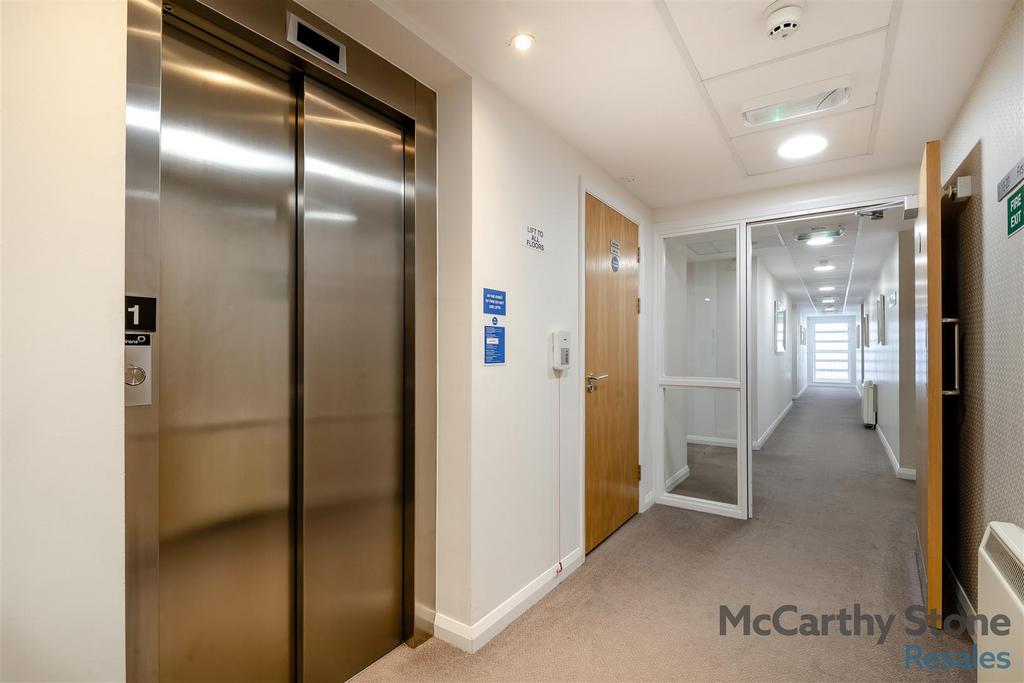 8672899-interior23.jpg