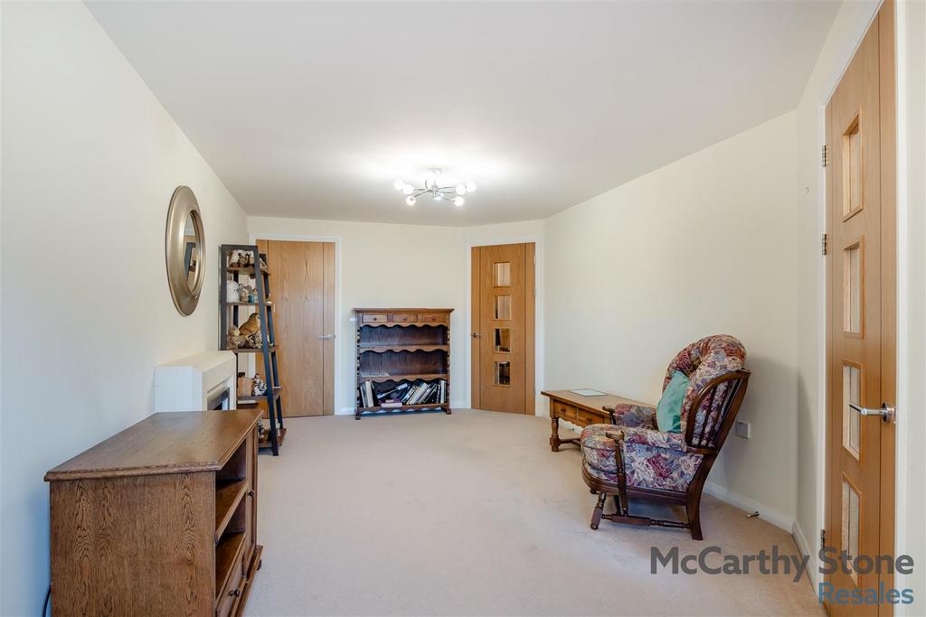 8672899-interior12.jpg