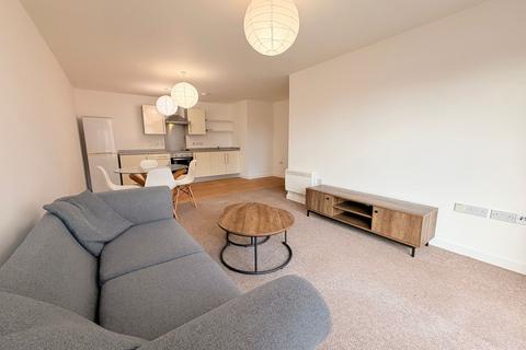 2 bedroom flat to rent, Pilgrims Way, Ladywell Point, M50