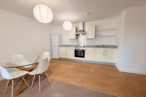 2 bedroom flat to rent, Pilgrims Way, Ladywell Point, M50