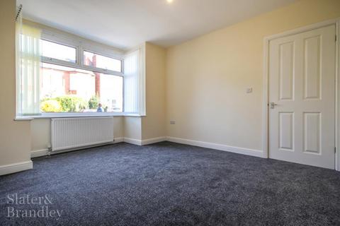 3 bedroom detached house to rent, Trent Boulevard, Lady Bay , West Bridgford , Nottingham , NG2 5BW