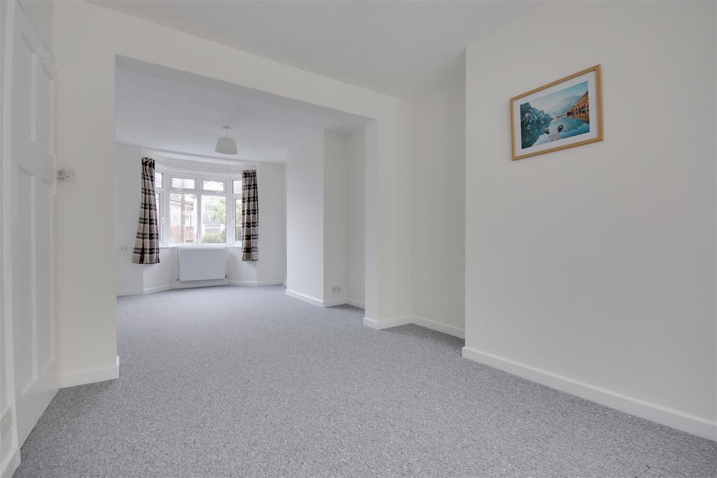 Living room 2.jpg
