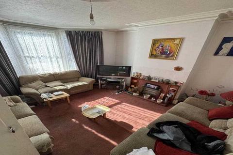 undefined, Squires Lane, Finchley