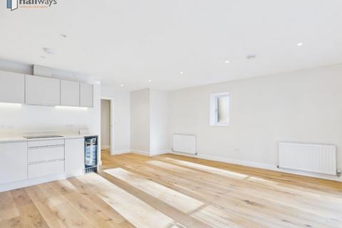 3 bedroom flat for sale, 131 Woodcote Valley Road, Purley CR8
