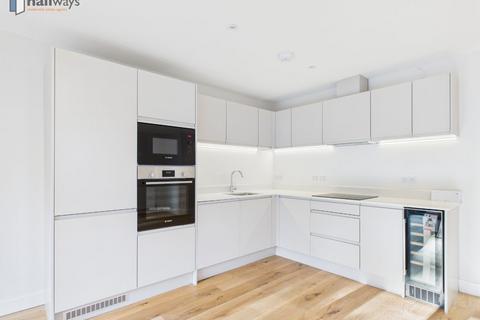 3 bedroom flat for sale, 131 Woodcote Valley Road, Purley CR8