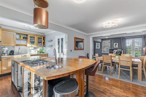 5 bedroom terraced house for sale, Ron Lawton Crescent, Burley in Wharfedale LS29