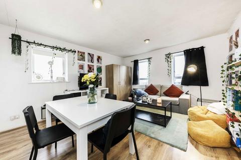 undefined, Maplehurst Close, Kingston Upon Thames KT1