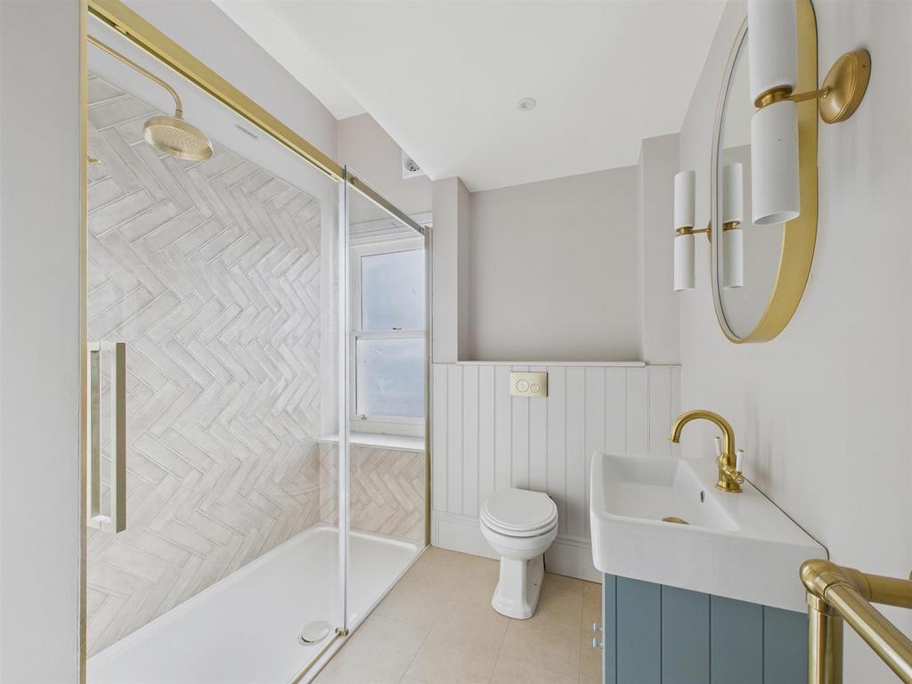 P2h UCXto LUKUEkf6g 8e6 A.jpg