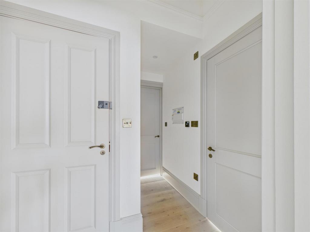 CAM03972 G0-PR0192-STILL008.jpg