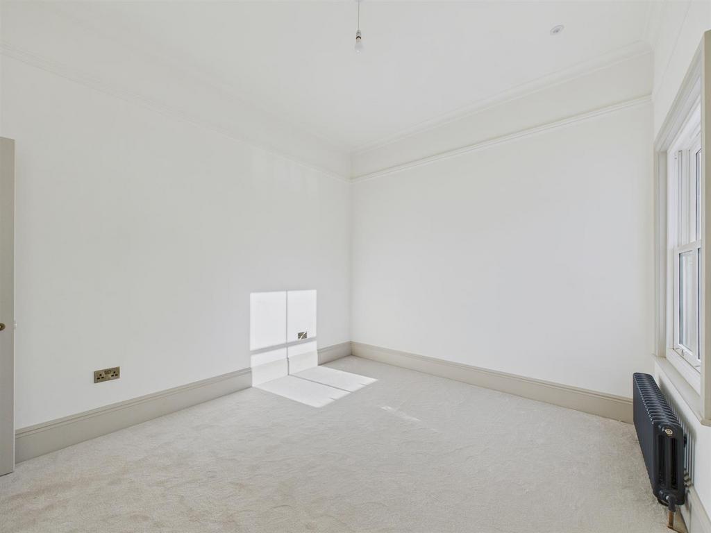 CAM03972 G0-PR0192-STILL002.jpg