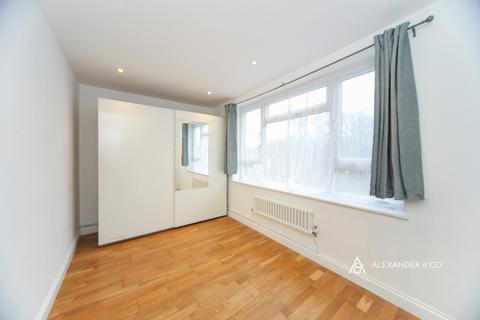 undefined, High Street South, Bedfordshire LU6