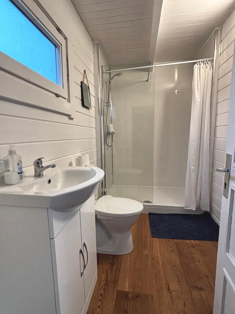 Cabin - Shower Room