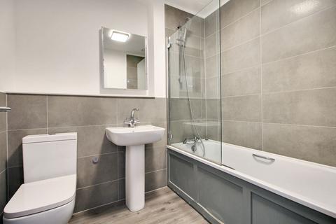 2 bedroom flat for sale, Chart Road, Ashford TN23