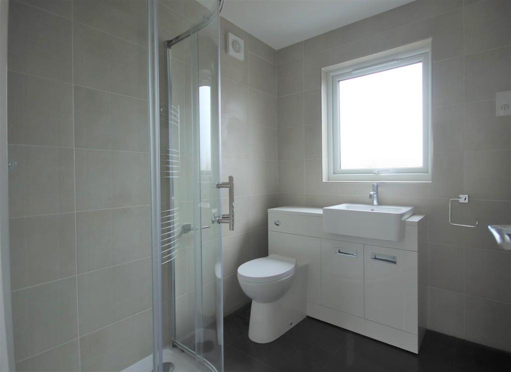 Bathroom 3.jpg