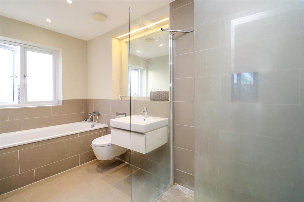 En Suite Bathroom