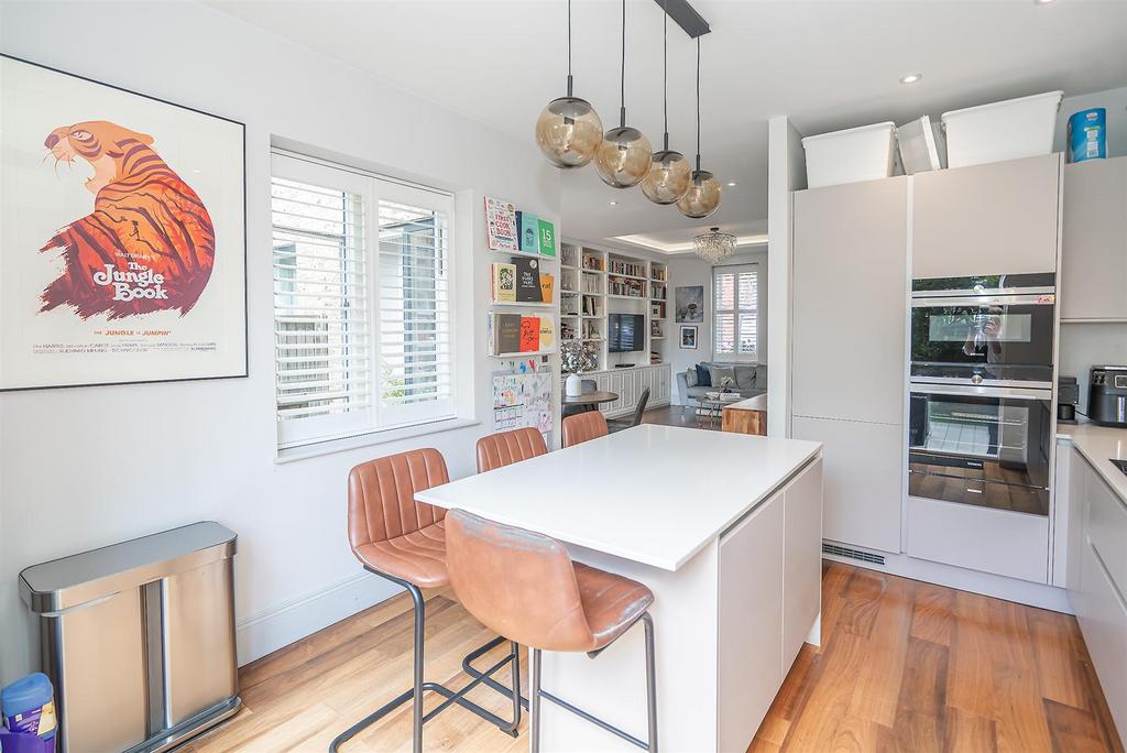 Kitchen c.jpg