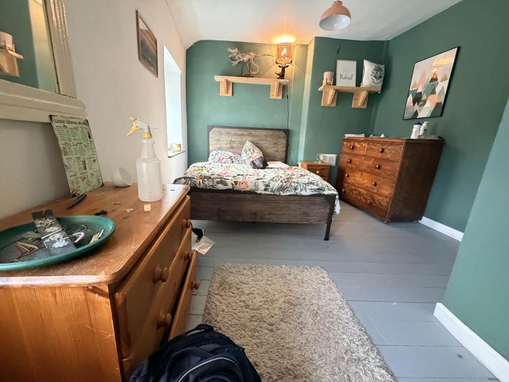 Photo 10-12-2025, 12