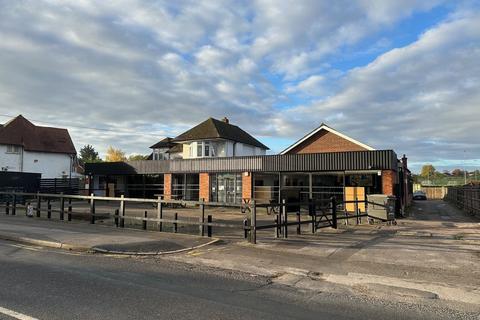 Retail property (high street) to rent, 73 Furze Platt Road Maidenhead SL6 7NG