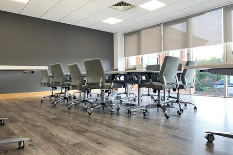 Office to rent, Horseshoe Cres Beaconsfield HP9 1LJ