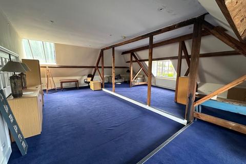 Office to rent, Church Rd Penn HP10 8LY