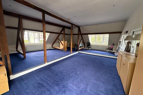 Office to rent, Church Rd Penn HP10 8LY