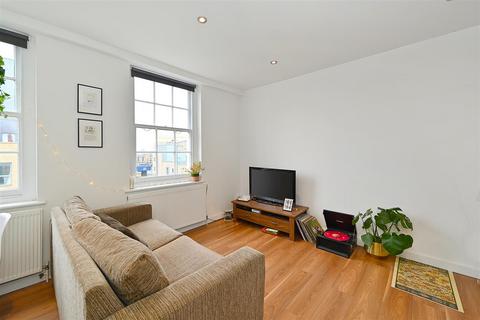 1 bedroom apartment to rent, Commercial Road, London, E14